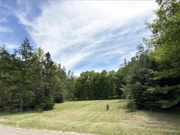 HILL ROAD, Birnamwood, WI 54414