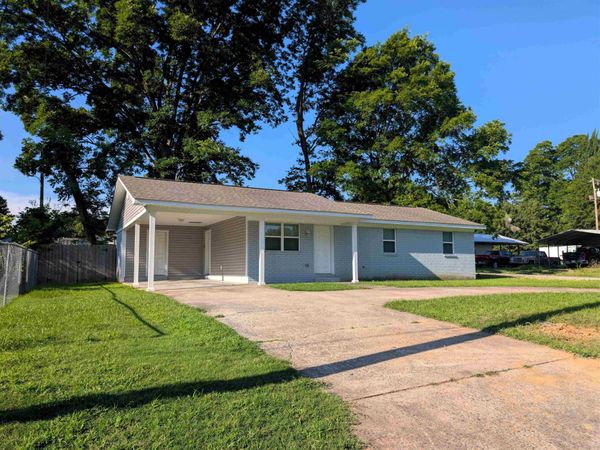 205 W washington , Judsonia, AR 72081