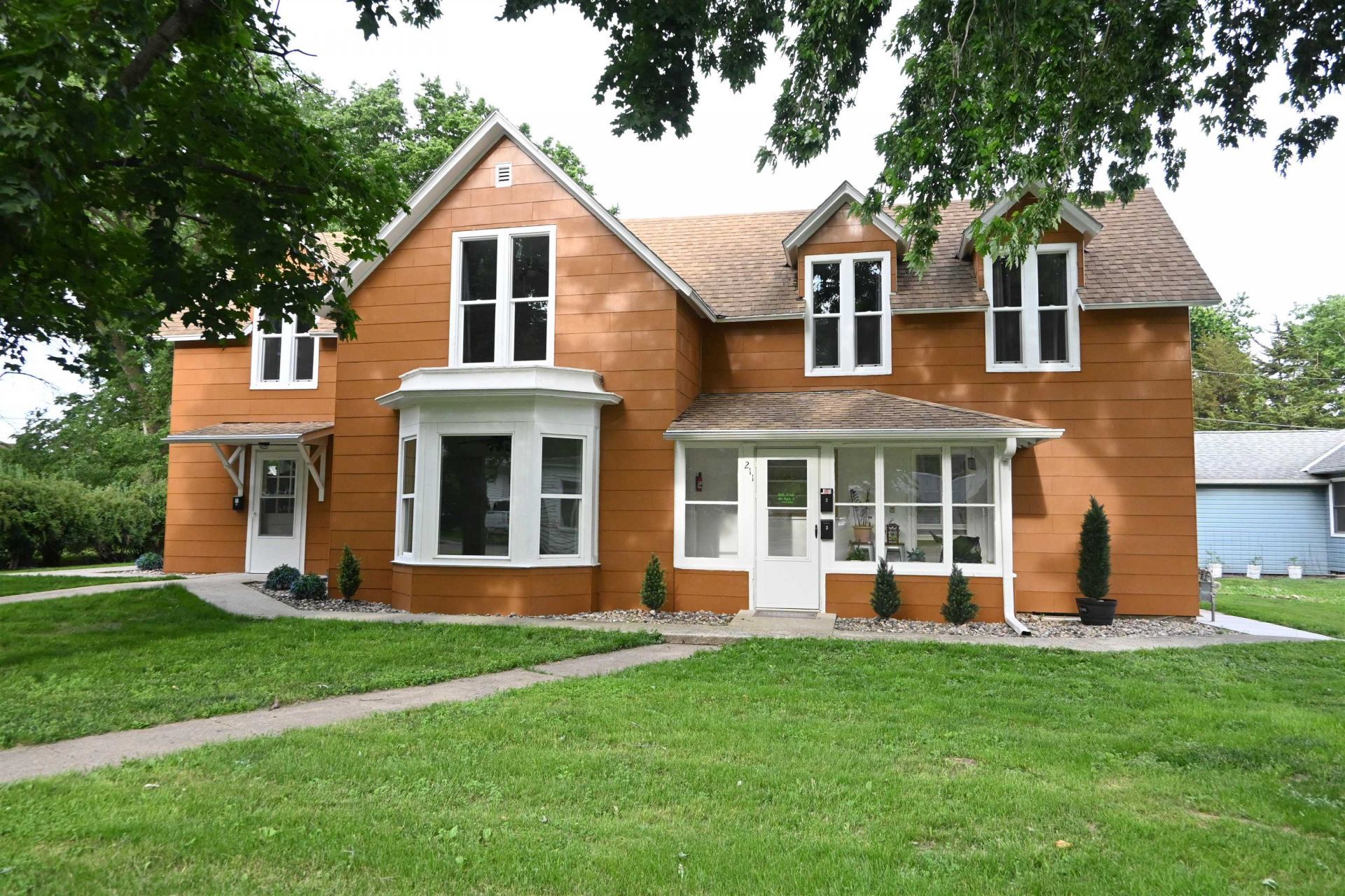 211 S 5th Street , Sac City, IA 50583 Main Photo