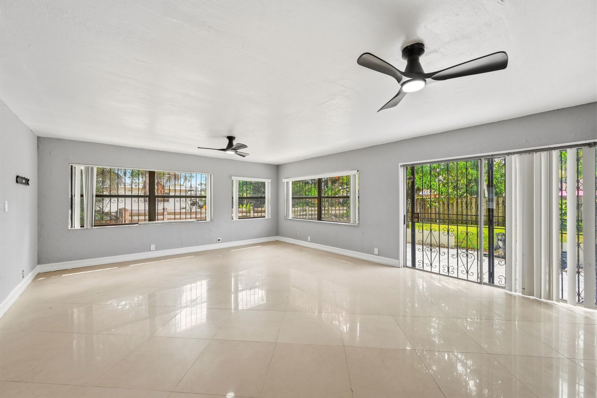 740 E Evanston Circle E, Fort Lauderdale, FL 33312 Photo