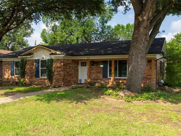 702 Commerce Street, Euless, TX 76040