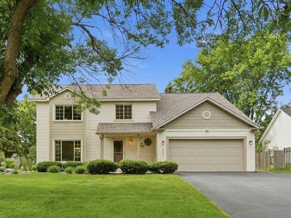 9445 Hillingdon Road, Woodbury, MN 55125
