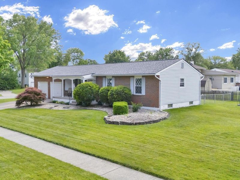 747 Hunt Valley Drive, Reynoldsburg, OH 43068 Photo 3