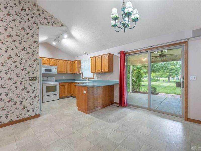 86 Stony Pointe Drive, Springboro, OH 45066 Photo 6