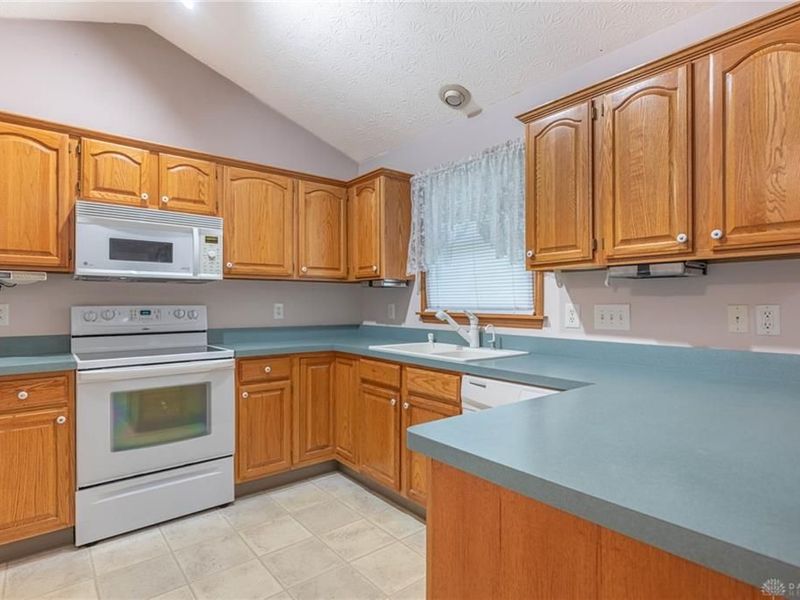 86 Stony Pointe Drive, Springboro, OH 45066 Photo 7