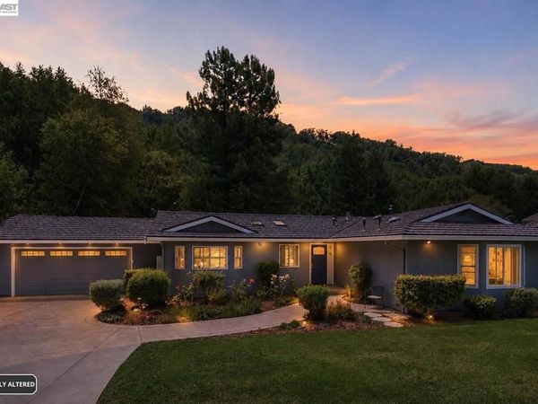 25477 Palomares Rd, Castro Valley, CA 94552