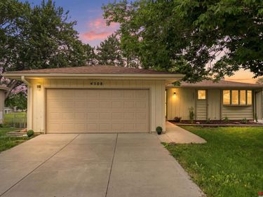 4508 Hallcliffe Road, Lincoln, NE 68516