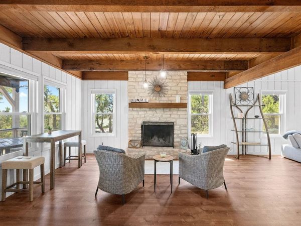 650 Springlake DR , Dripping Springs, TX 78620