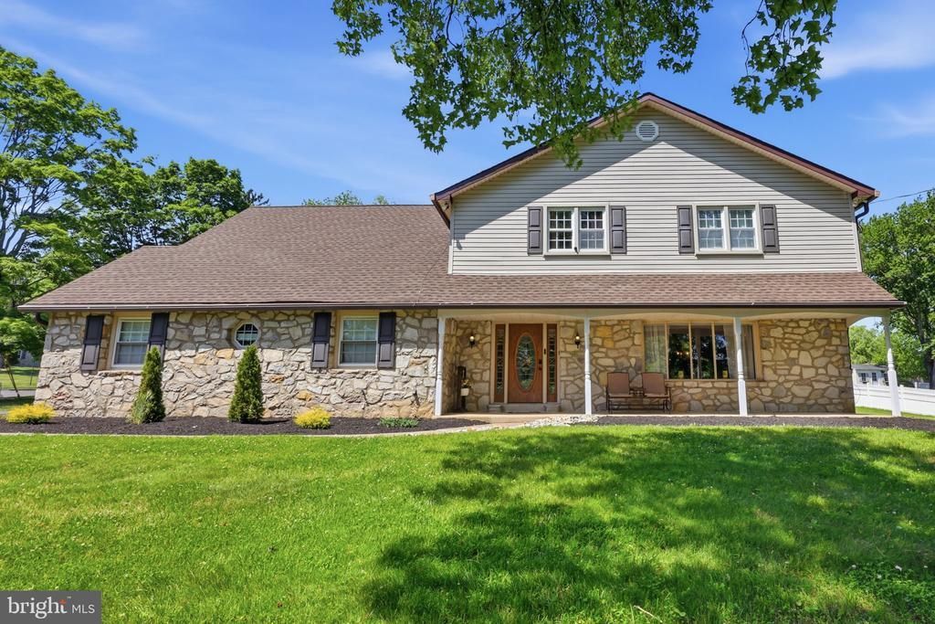 77 CAMERON DRIVE, HOLLAND, PA 18966
