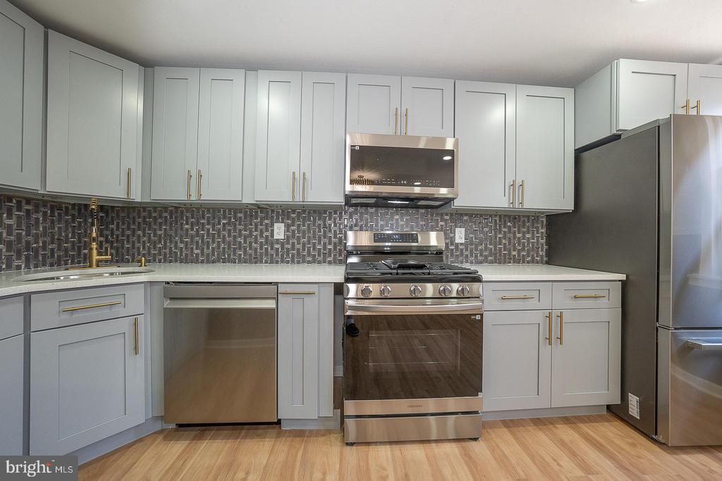 242 SPRING VALLEY ROAD, DARBY, PA 19023