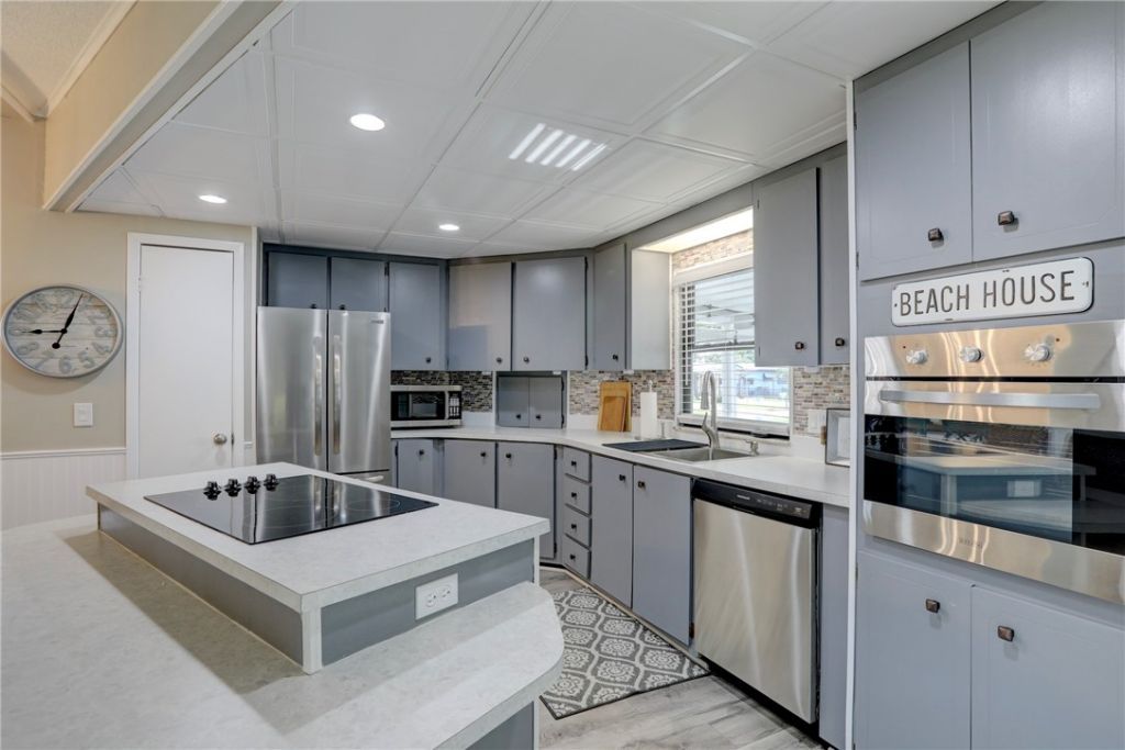 911 Yew Street, Barefoot Bay, FL 32976 Photo
