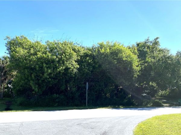 782 Vocelle Avenue, Sebastian, FL 32958