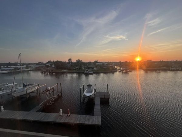 6432 SUNSET BAY CIRCLE , APOLLO BEACH, FL 33572