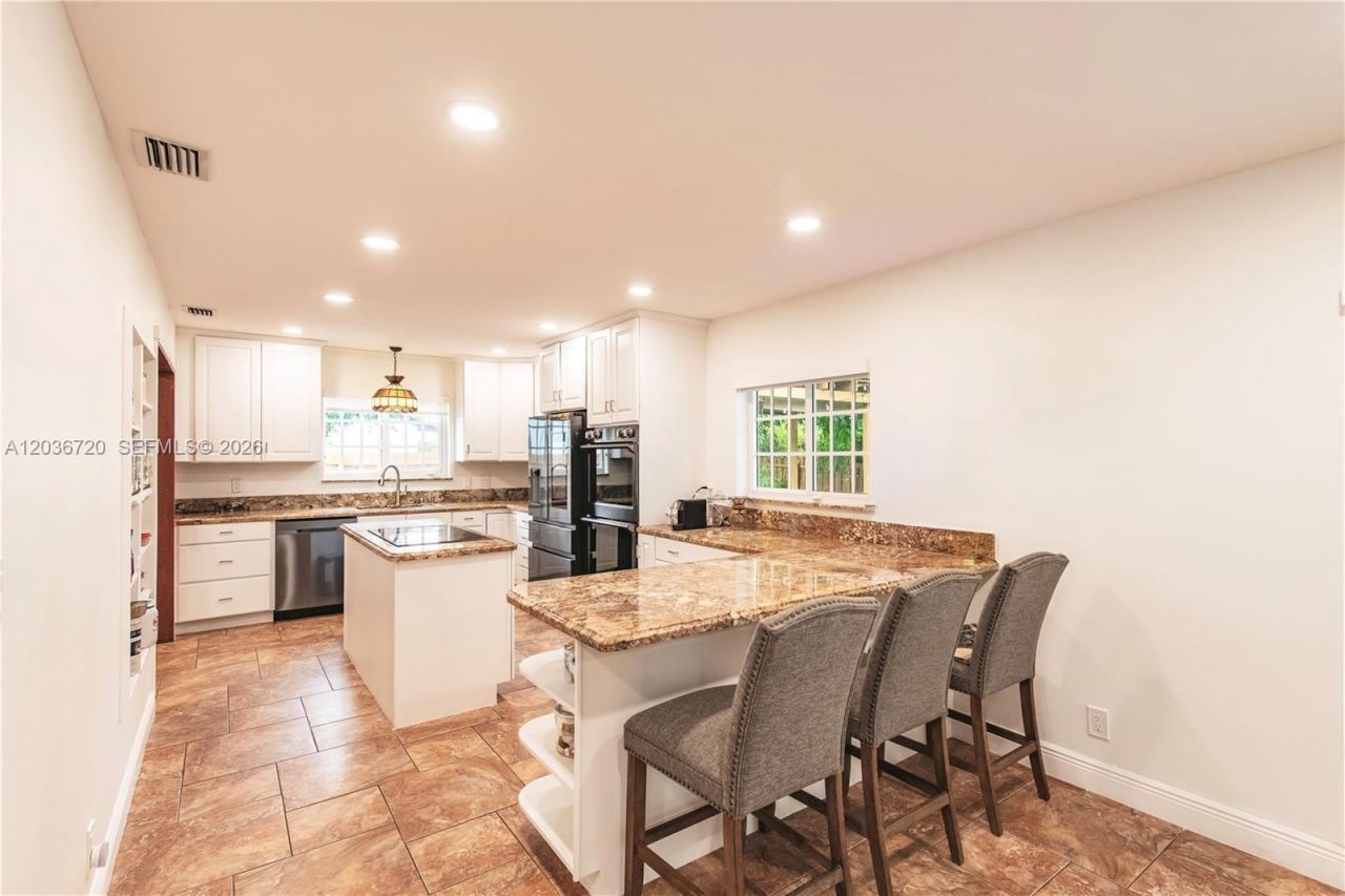 16571 Lake Tree Dr, Weston, FL 33326 Photo