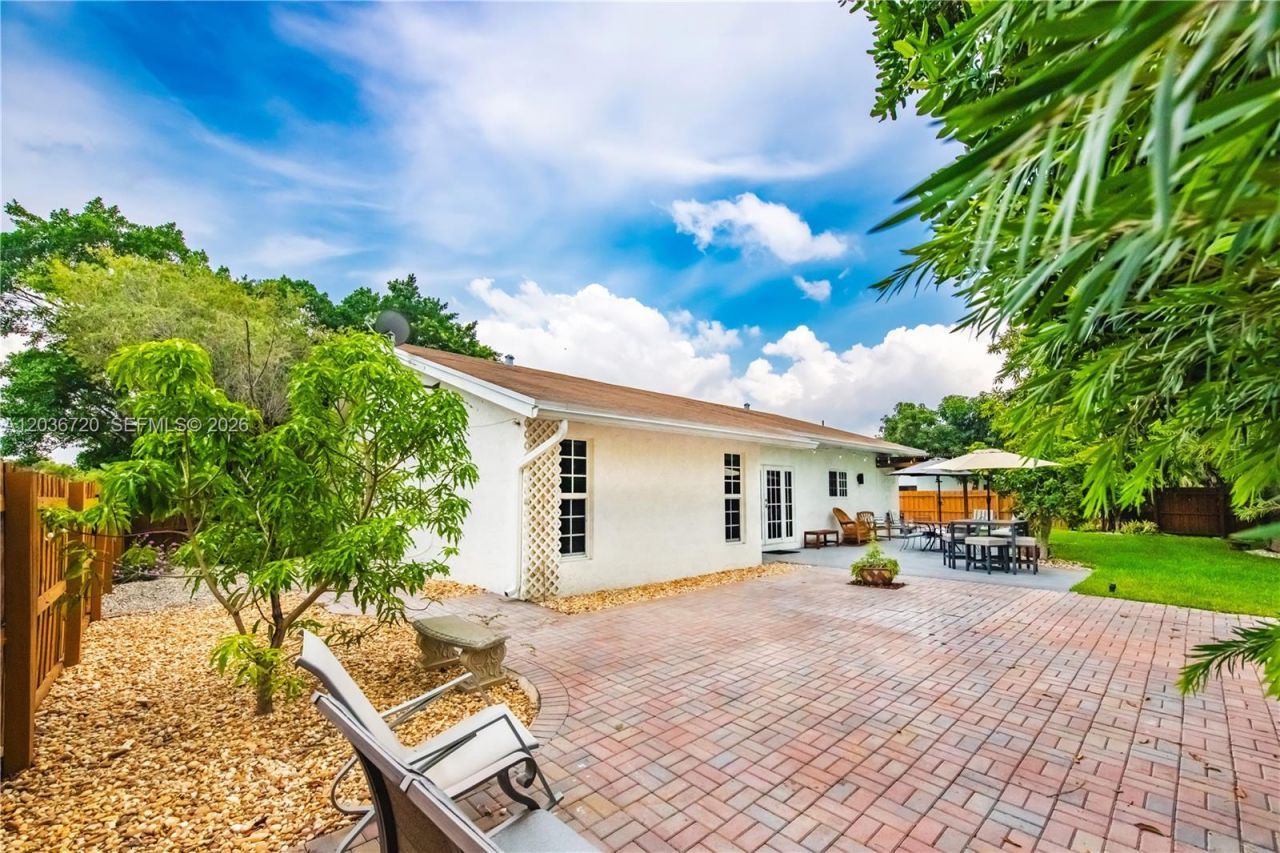 16571 Lake Tree Dr, Weston, FL 33326 Photo