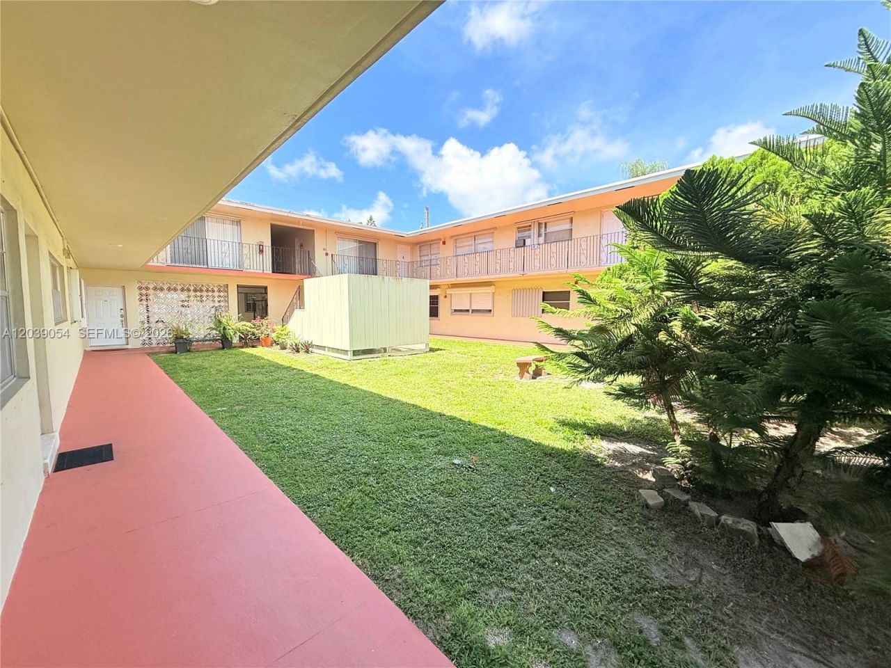 1722 Mayo St, Unit 105, Hollywood, FL 33020 Photo