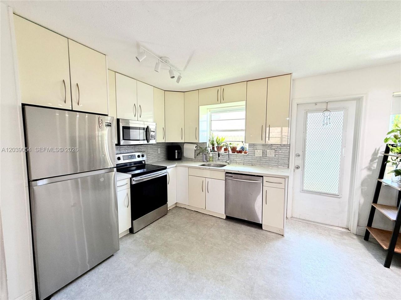 1722 Mayo St, Unit 105, Hollywood, FL 33020 Photo