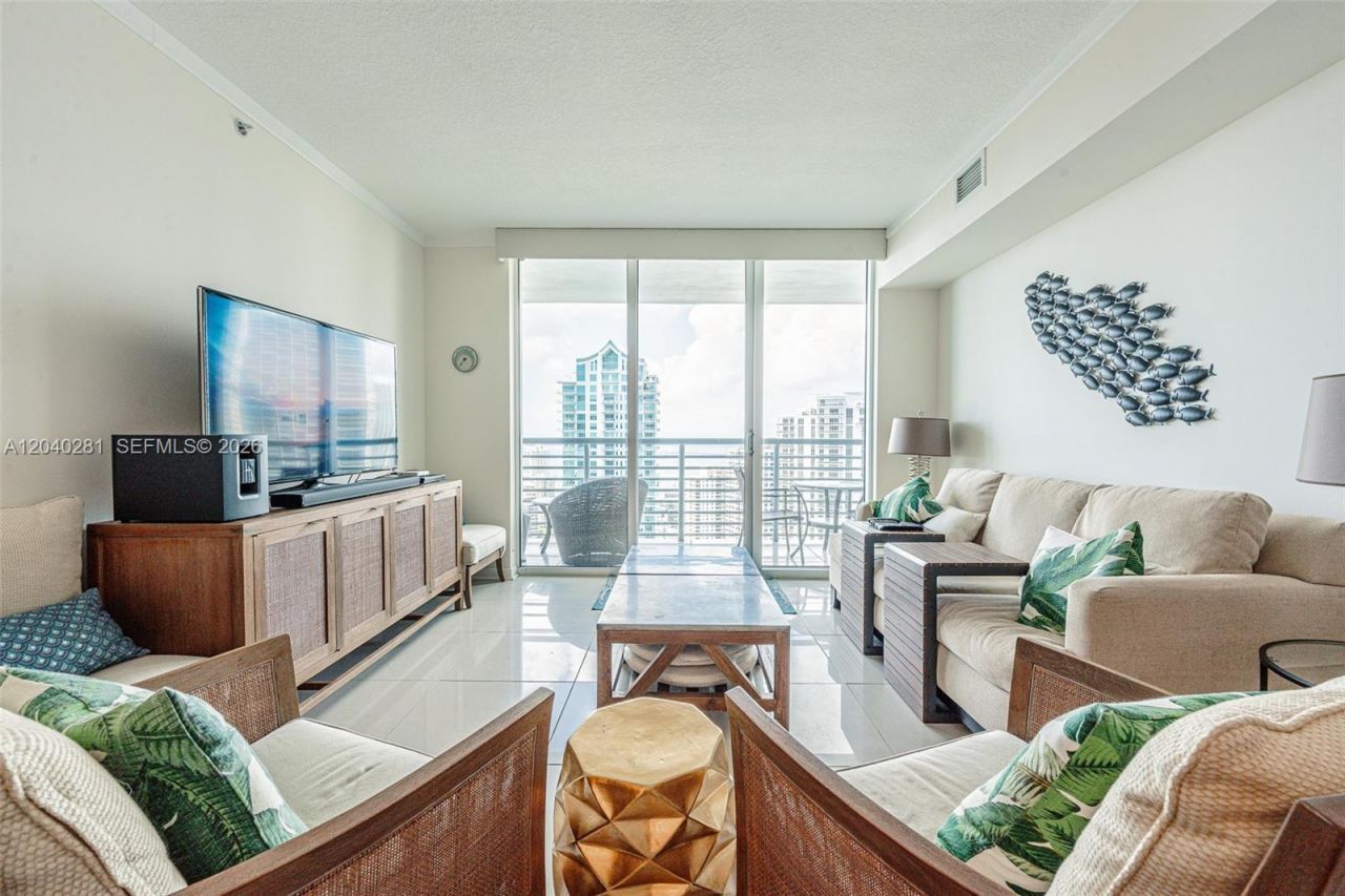 325 S Biscayne Blvd, Unit 3821, Miami, FL 33131 Photo