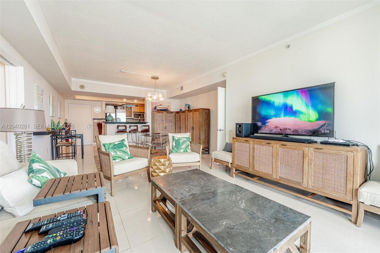325 S Biscayne Blvd, Unit 3821, Miami, FL 33131 Photo