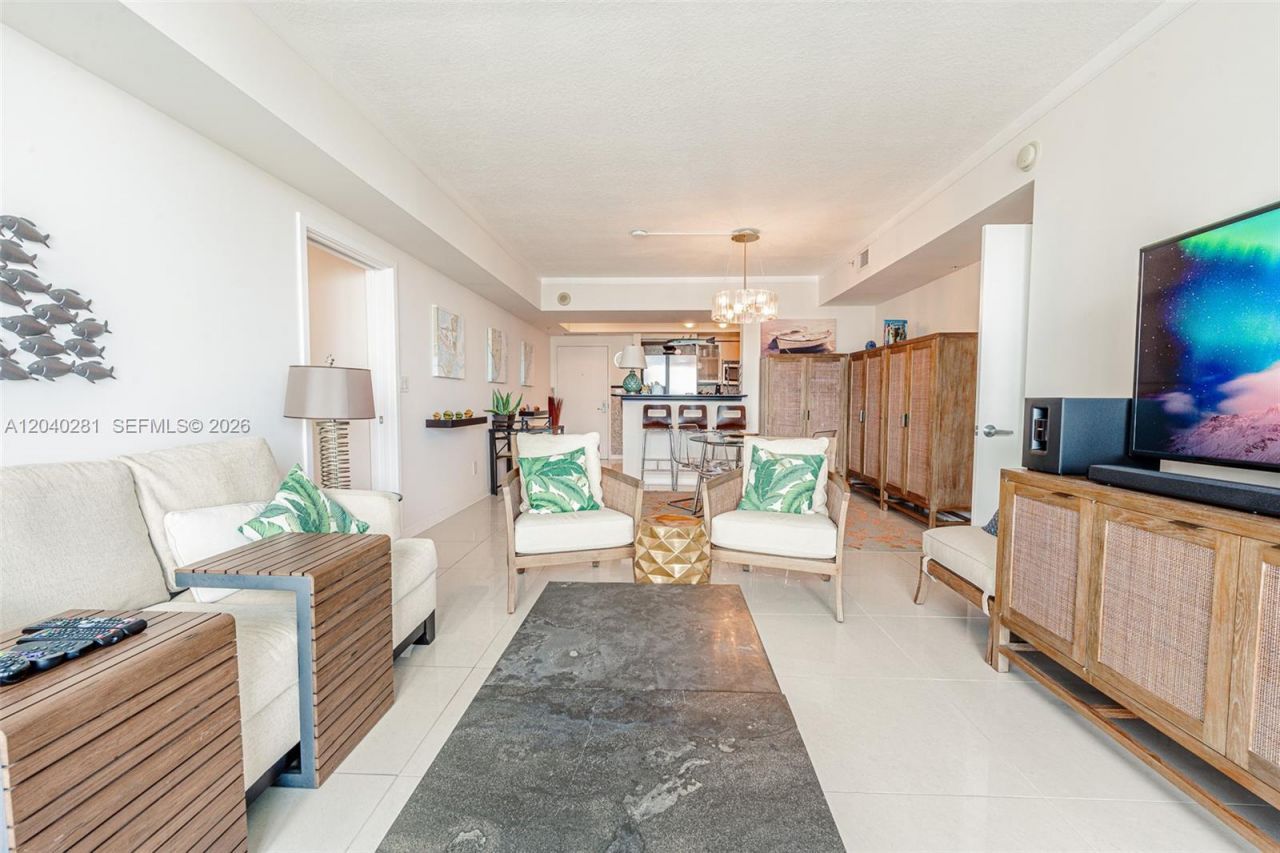 325 S Biscayne Blvd, Unit 3821, Miami, FL 33131 Photo