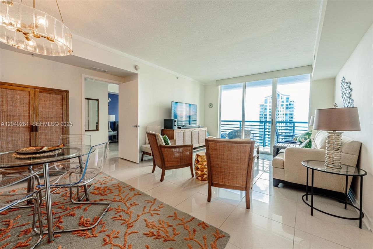 325 S Biscayne Blvd, Unit 3821, Miami, FL 33131 Photo