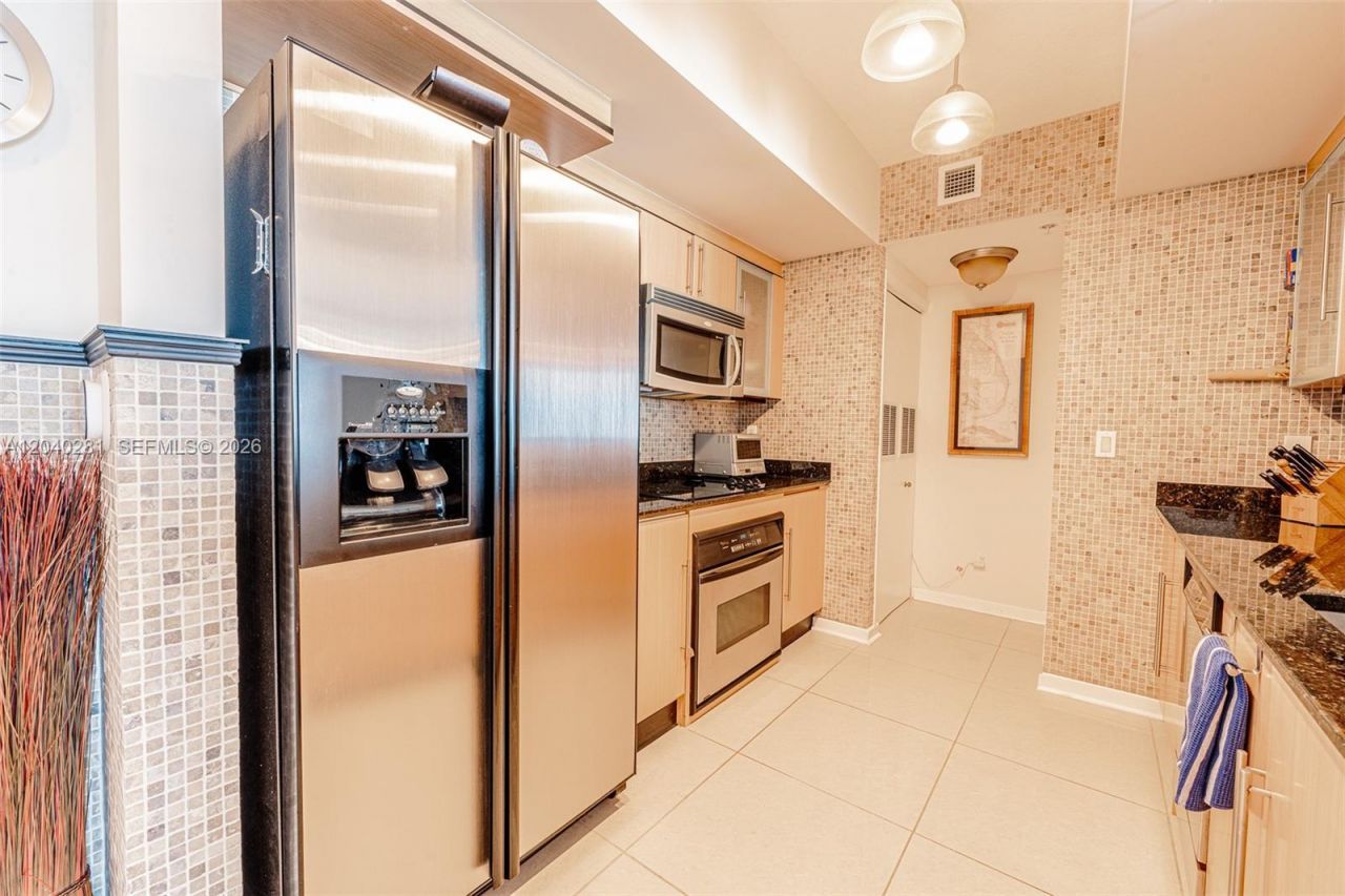 325 S Biscayne Blvd, Unit 3821, Miami, FL 33131 Photo