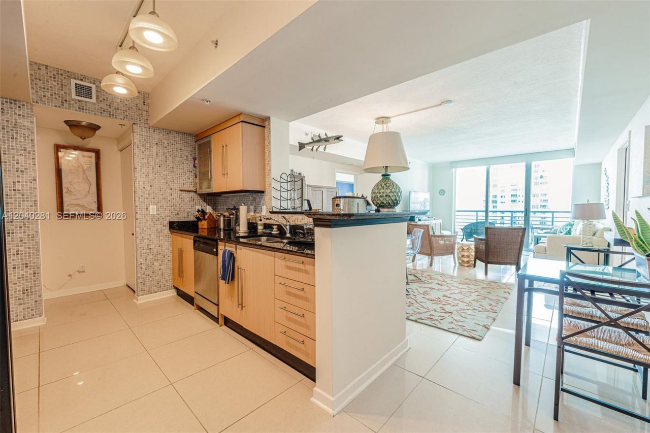 325 S Biscayne Blvd, Unit 3821, Miami, FL 33131 Photo