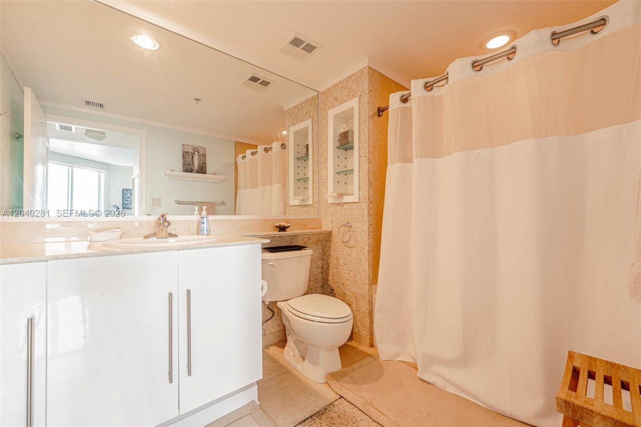 325 S Biscayne Blvd, Unit 3821, Miami, FL 33131 Photo