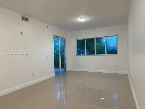 652 NE 63rd St, Unit 102, Miami, FL 33138