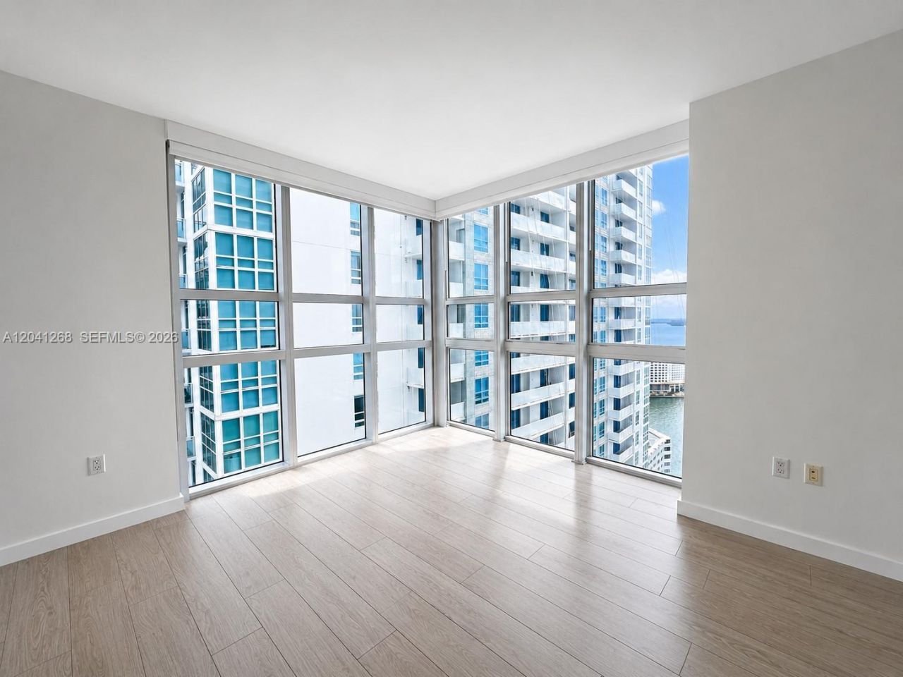951 Brickell Ave , Unit 3300, Miami, FL 33131 Photo