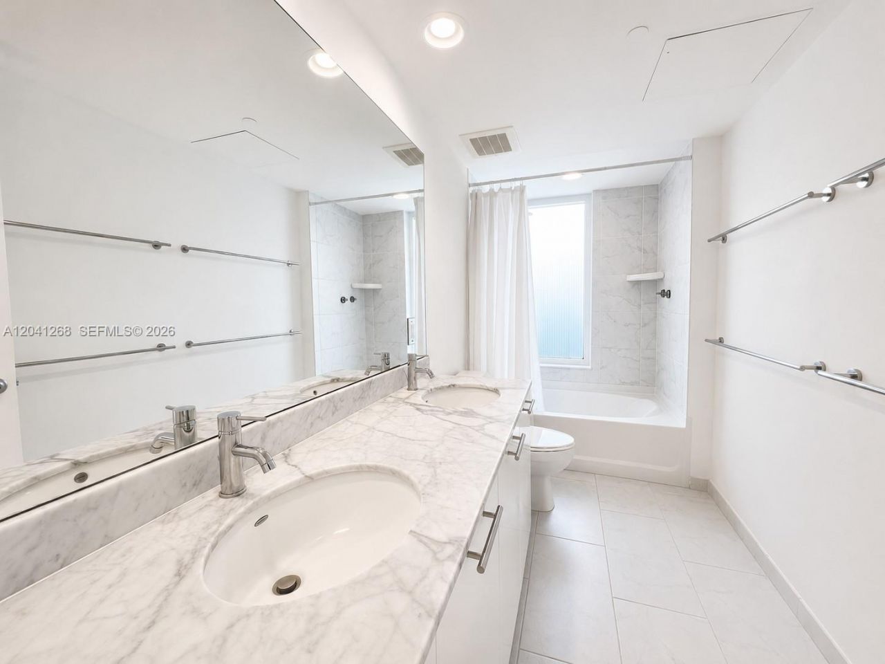 951 Brickell Ave , Unit 3300, Miami, FL 33131 Photo