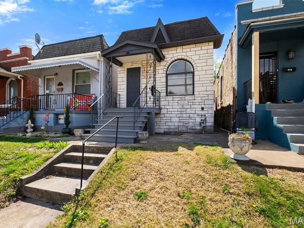 4936 Shaw Avenue , St Louis, MO 63110