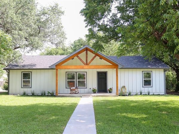 1108 W Storey Street , San Saba, TX 76877
