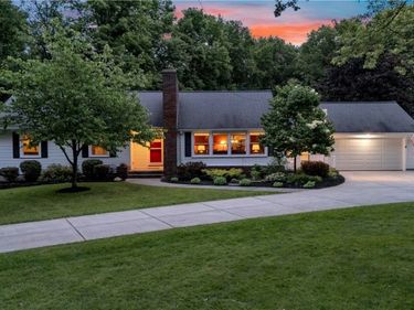 150 Girdle Road, East Aurora, NY 14052