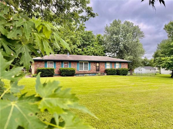 192 SE 421 Road, Warrensburg, MO 64093