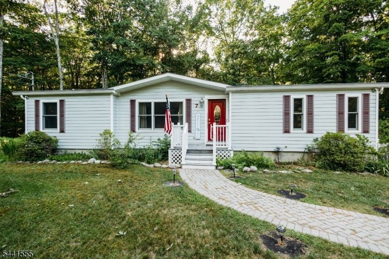 7 New Myrtle Dr, Montague, NJ 07827 Main Photo