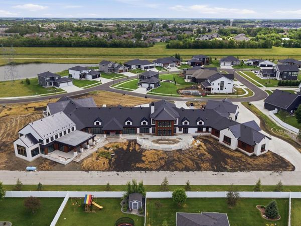 6025 Prairie Grove Court S, Fargo, ND 58104