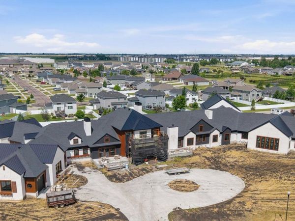 6025 Prairie Grove Court S, Fargo, ND 58104