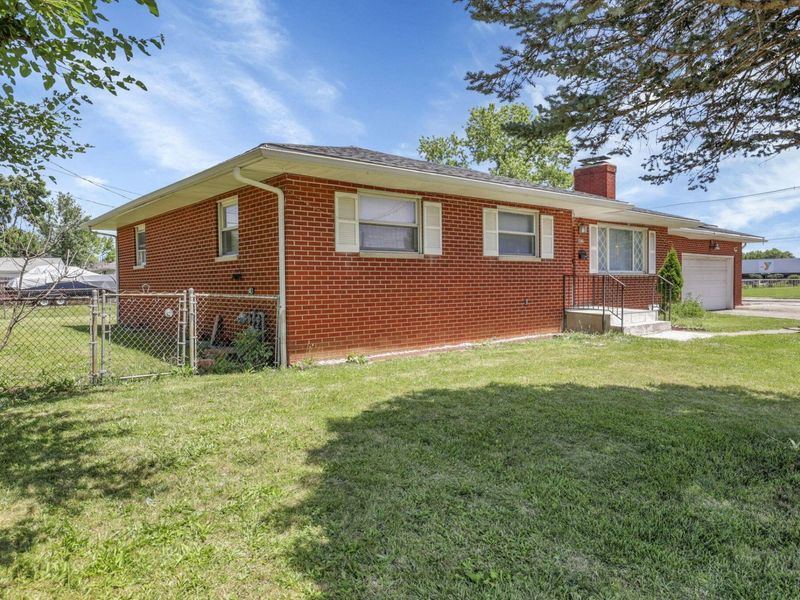 1546 Sandalwood Place, Columbus, OH 43229 Photo 2
