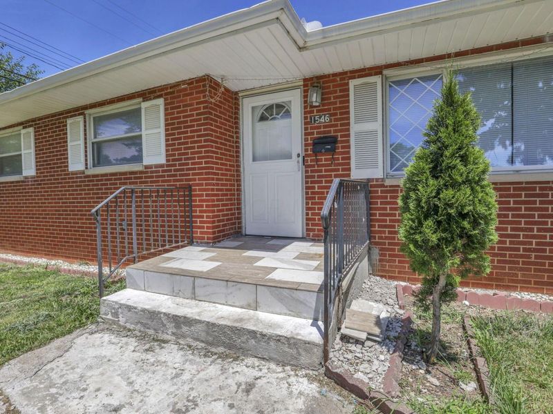 1546 Sandalwood Place, Columbus, OH 43229 Photo 4