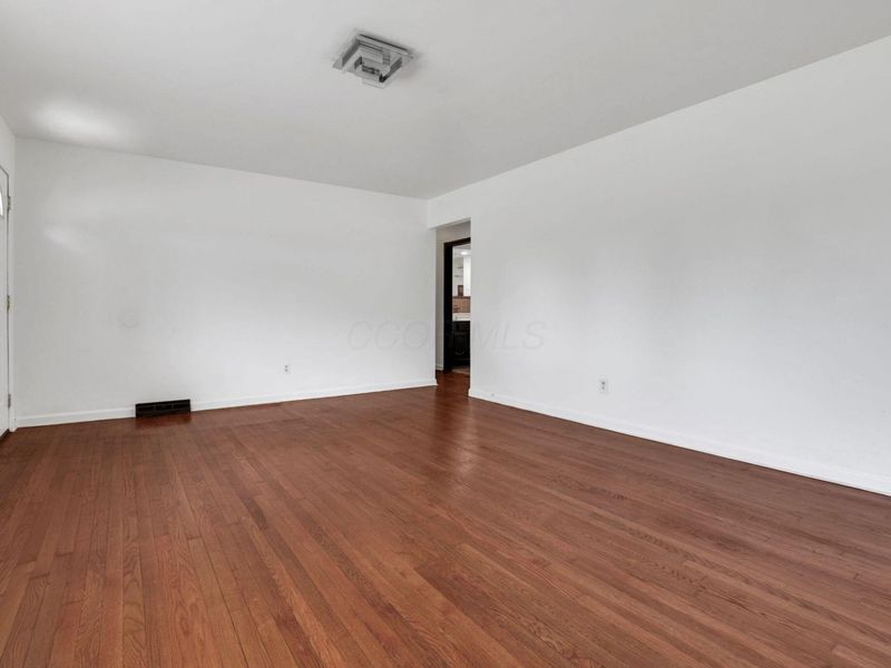 1546 Sandalwood Place, Columbus, OH 43229 Photo 7