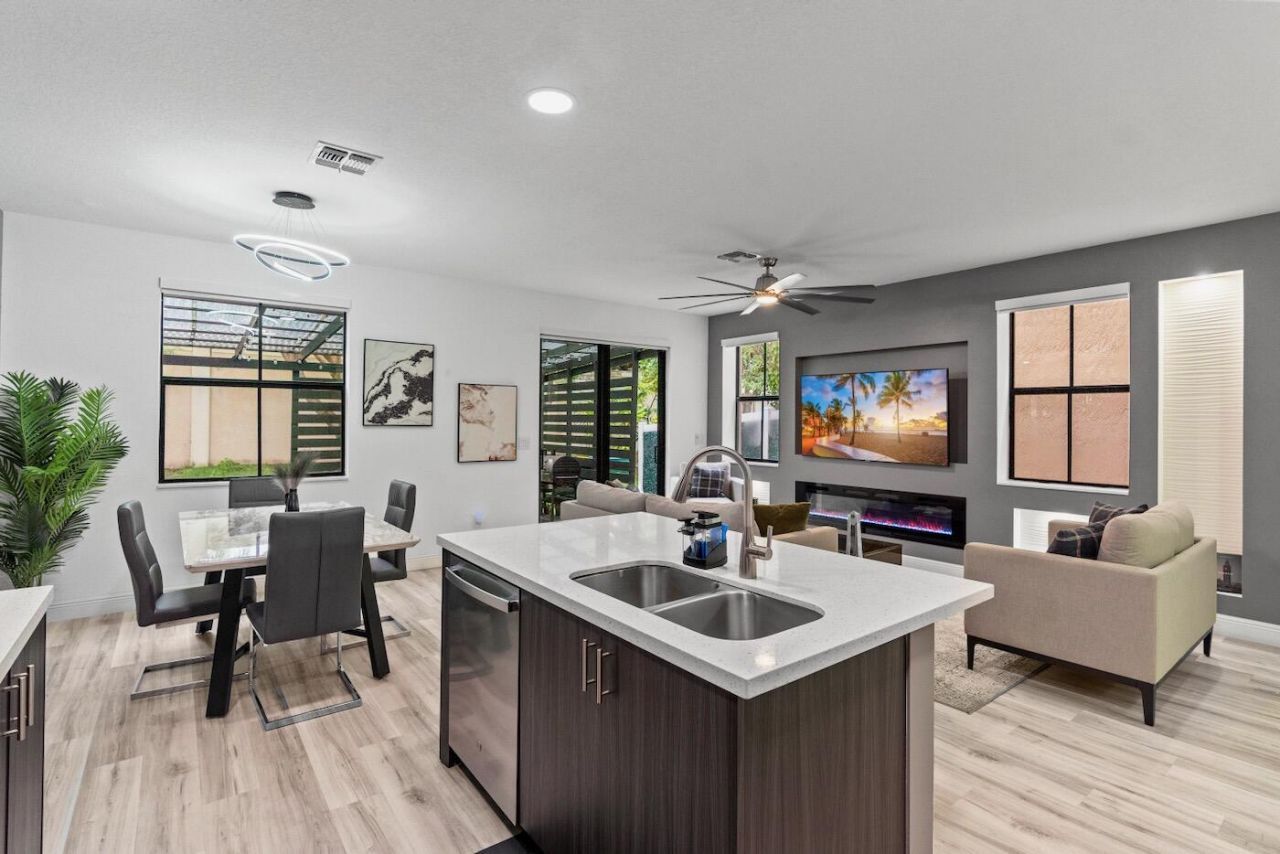 4620 NW 58th Street, Tamarac, FL 33319 Photo