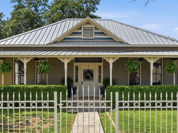 431 E Commerce St, New Braunfels, TX 78130