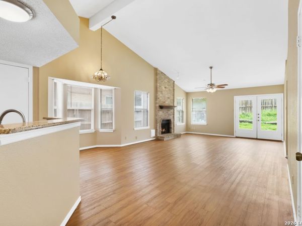 8007 Forest Crossing, Live Oak, TX 78233