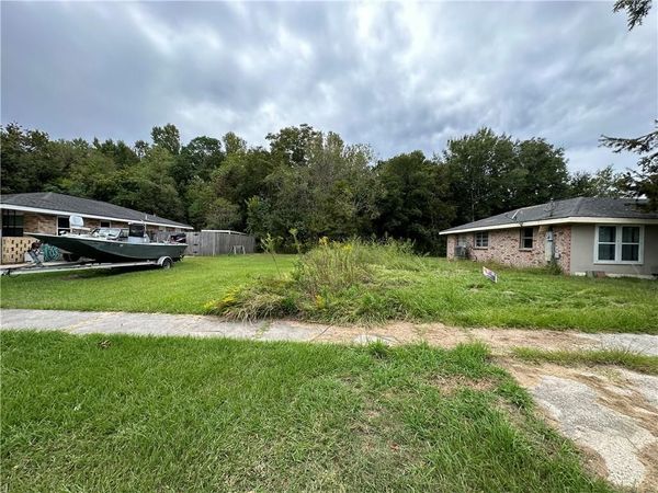 1828 HEIGHTS Drive , St Bernard, LA 70085