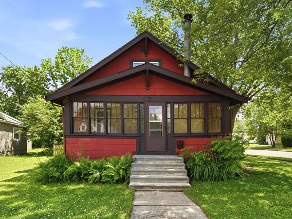 662 W WINNECONNE AVENUE, Neenah, WI 54956