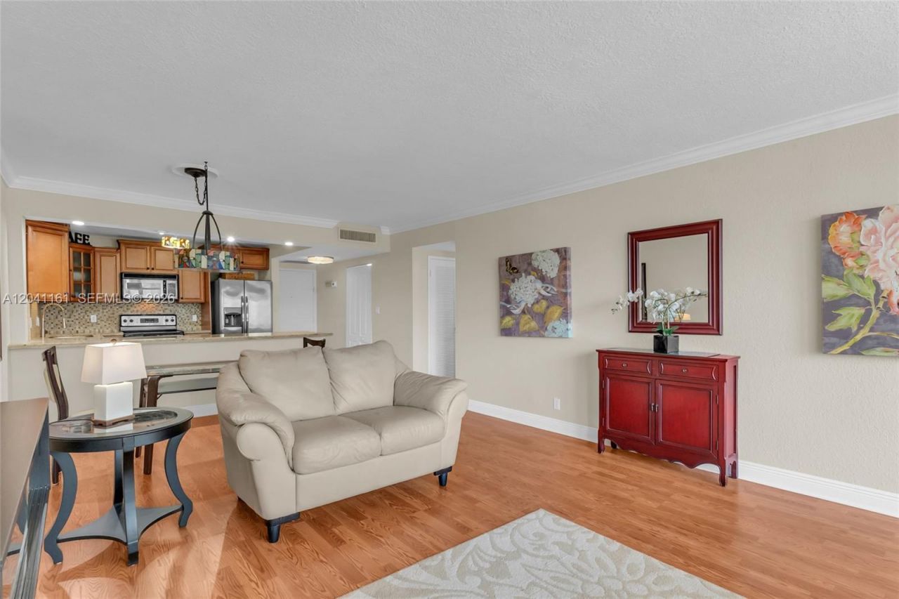 3725 S Ocean Dr, Unit 422, Hollywood, FL 33019 Photo