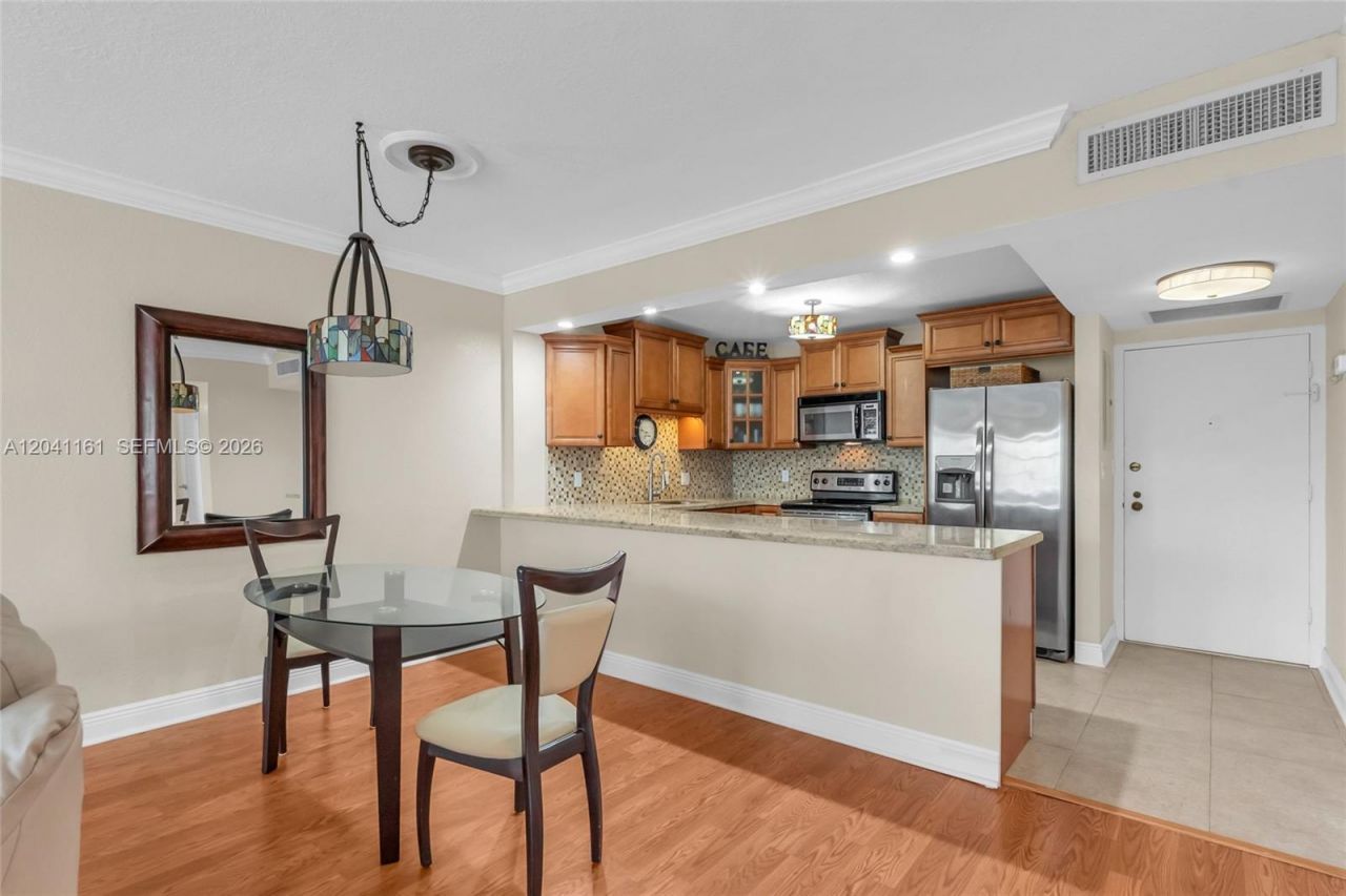 3725 S Ocean Dr, Unit 422, Hollywood, FL 33019 Photo