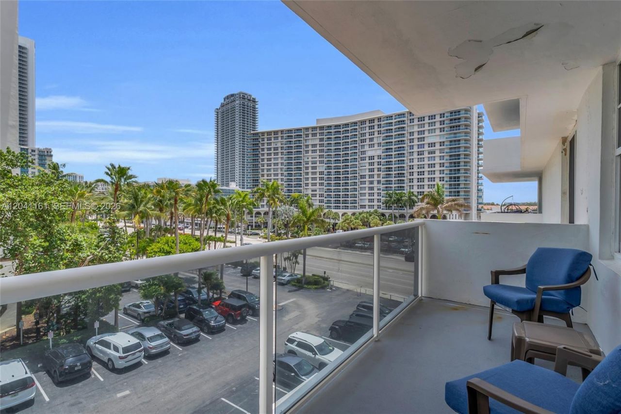 3725 S Ocean Dr, Unit 422, Hollywood, FL 33019 Photo