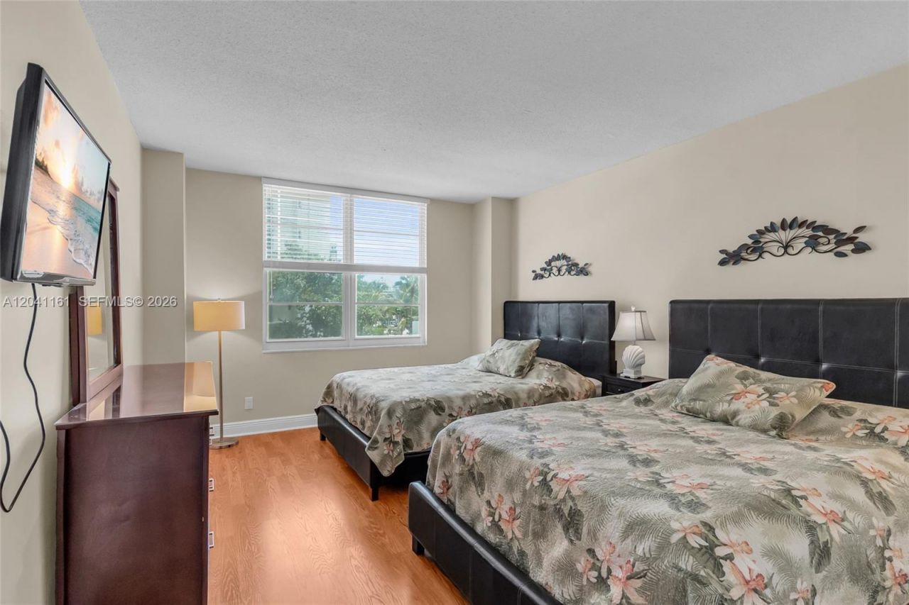 3725 S Ocean Dr, Unit 422, Hollywood, FL 33019 Photo